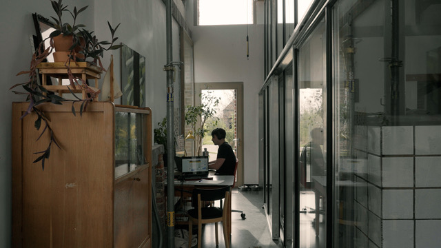 Proyecto Casa Rot Ellen Berg, arquitectos Ian de Vylder & Inge Vinck, Bélgica. Film still por Tapio Snellman