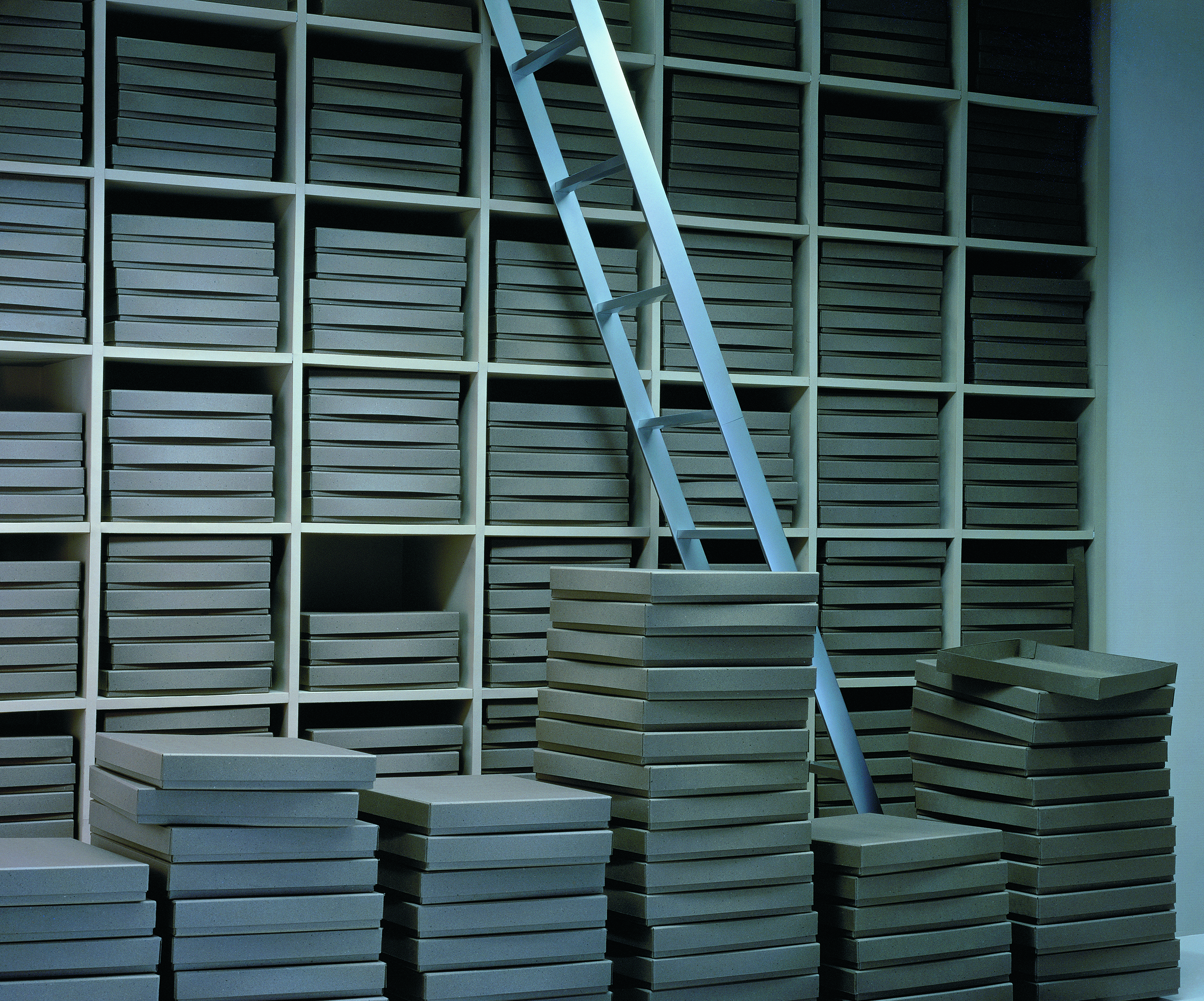Archiv / Archive, 1995, C-Print/ Diasec, 183,5 x 233 cm - © Thomas Demand, VG Bild-Kunst, Bonn. Courtesy the artist and Matthew Marks Gallery / Sprüth Magers / Esther Schipper, Berlin / Taka Ishii Gallery
