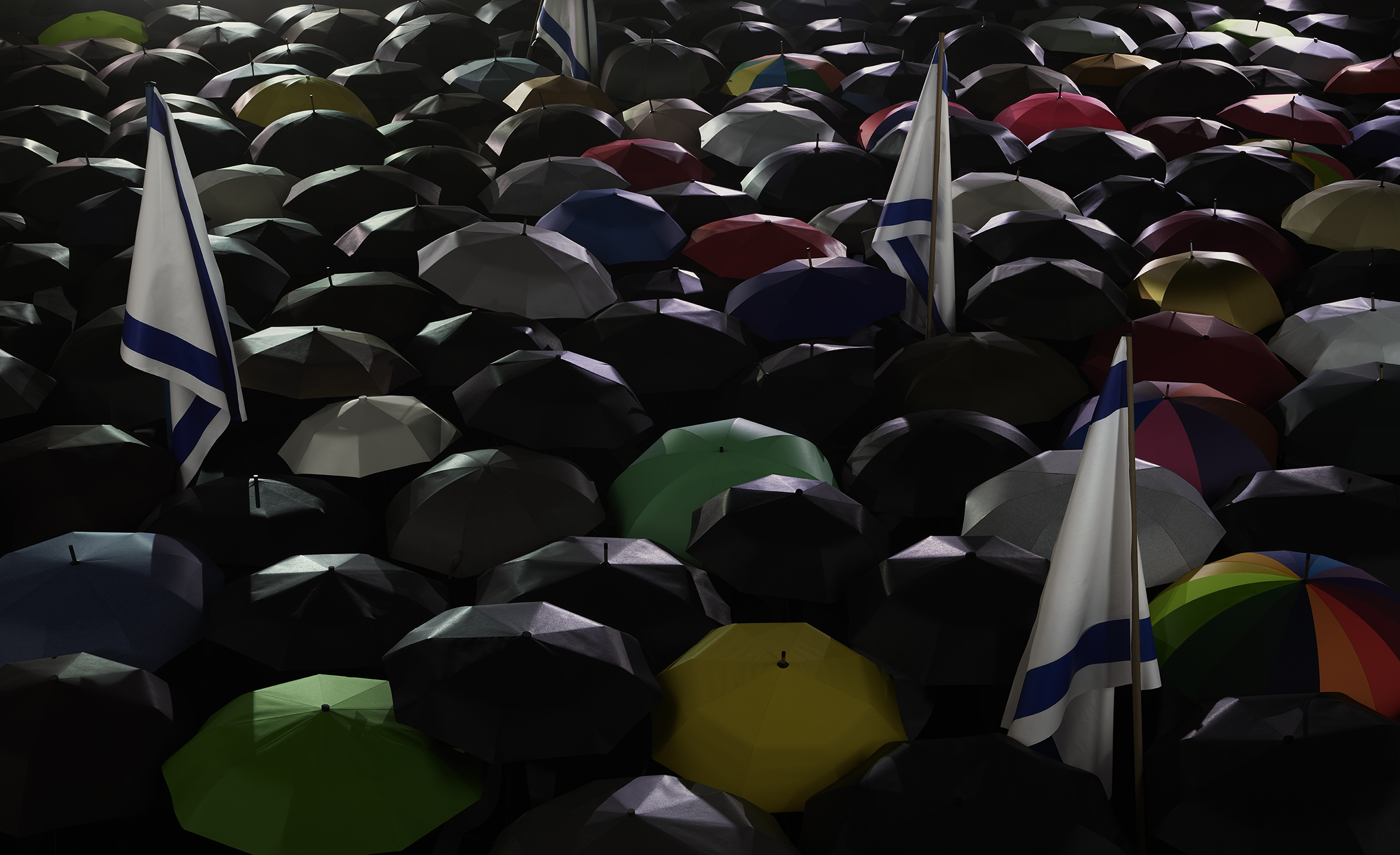 Demonstration, 2023, C-Print / Diasec, 180 x 295 cm - © Thomas Demand, VG Bild-Kunst, Bonn. Courtesy the artist and Matthew Marks Gallery / Sprüth Magers / Esther Schipper, Berlin / Taka Ishii Gallery